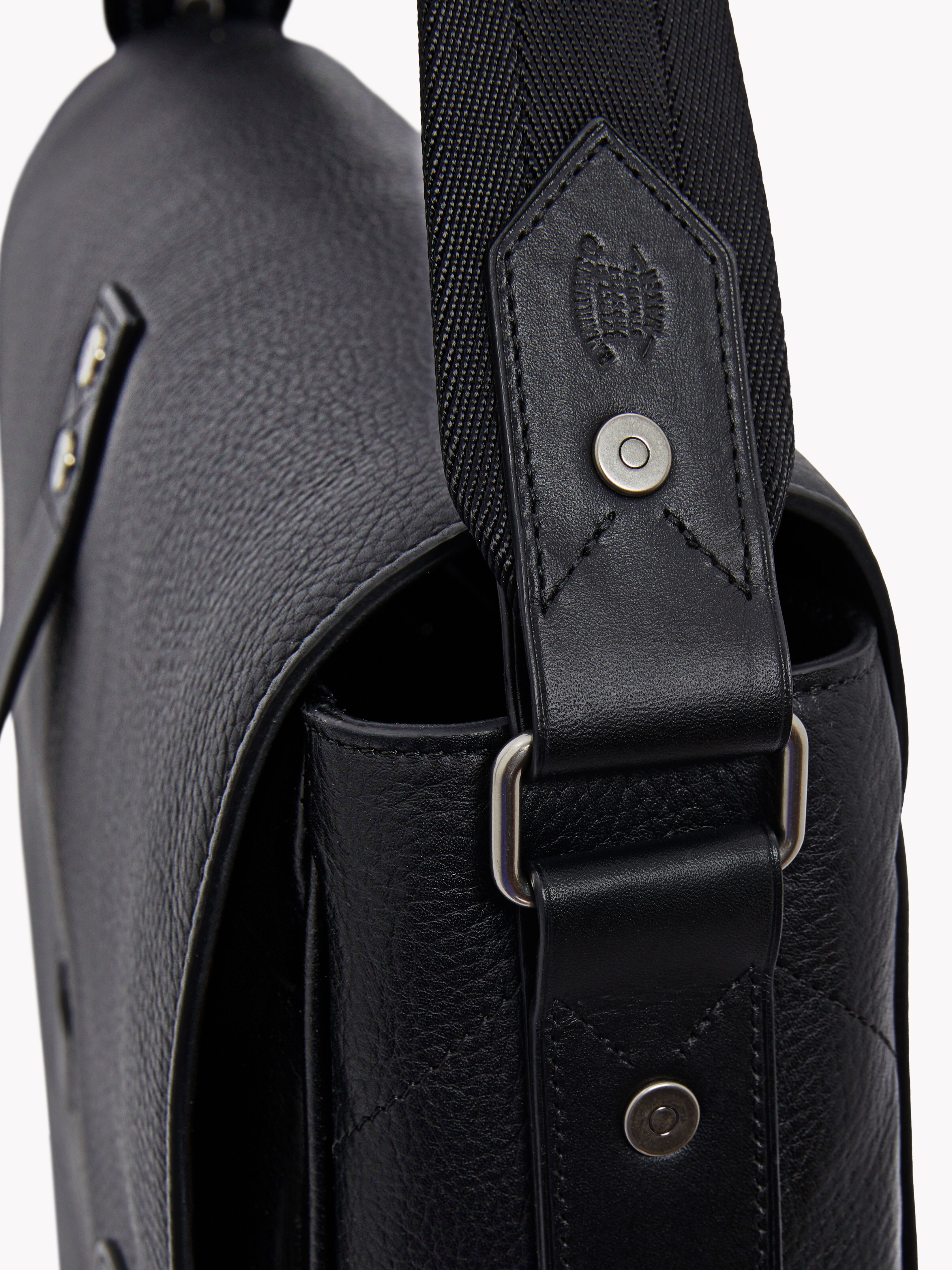 Messenger Bag - Men's Bags at R.M.Williams®